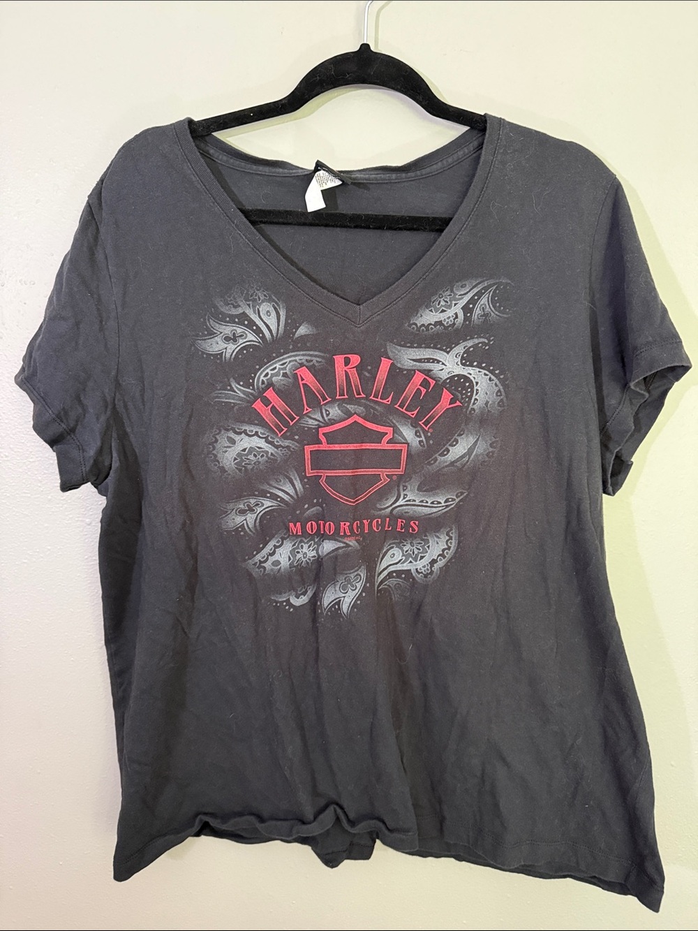 Harley-Davidson Black V-Neck Graphic Tee with Red Logo